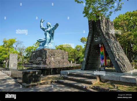 Park Kōen w Nagasaki: Ukryty klejnot tradycji i spokoju!